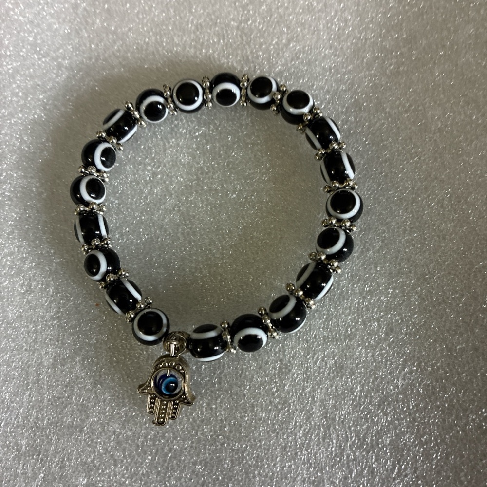 Chic Black and Silver Bracelet with Hamsa Charm